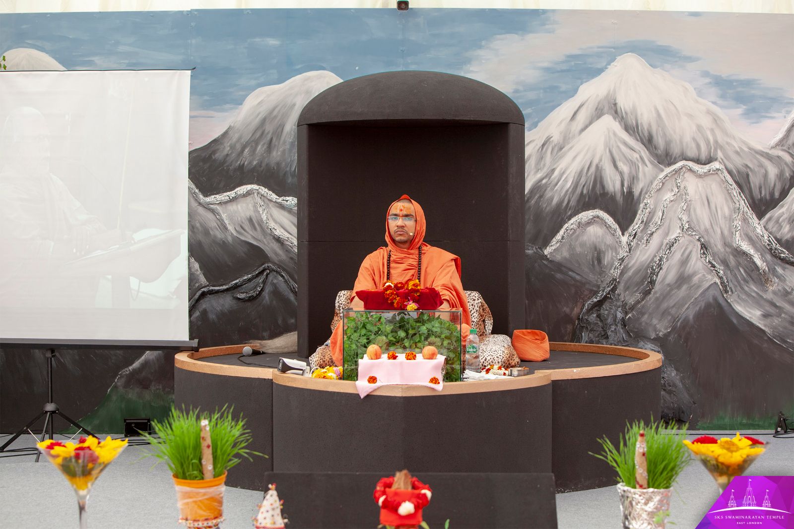 ©1987-2017 SKS Swaminarayan Temple East London